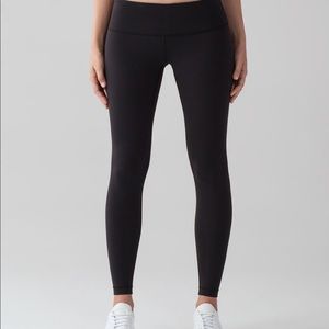 Lulu lemon black low rise tight leggings